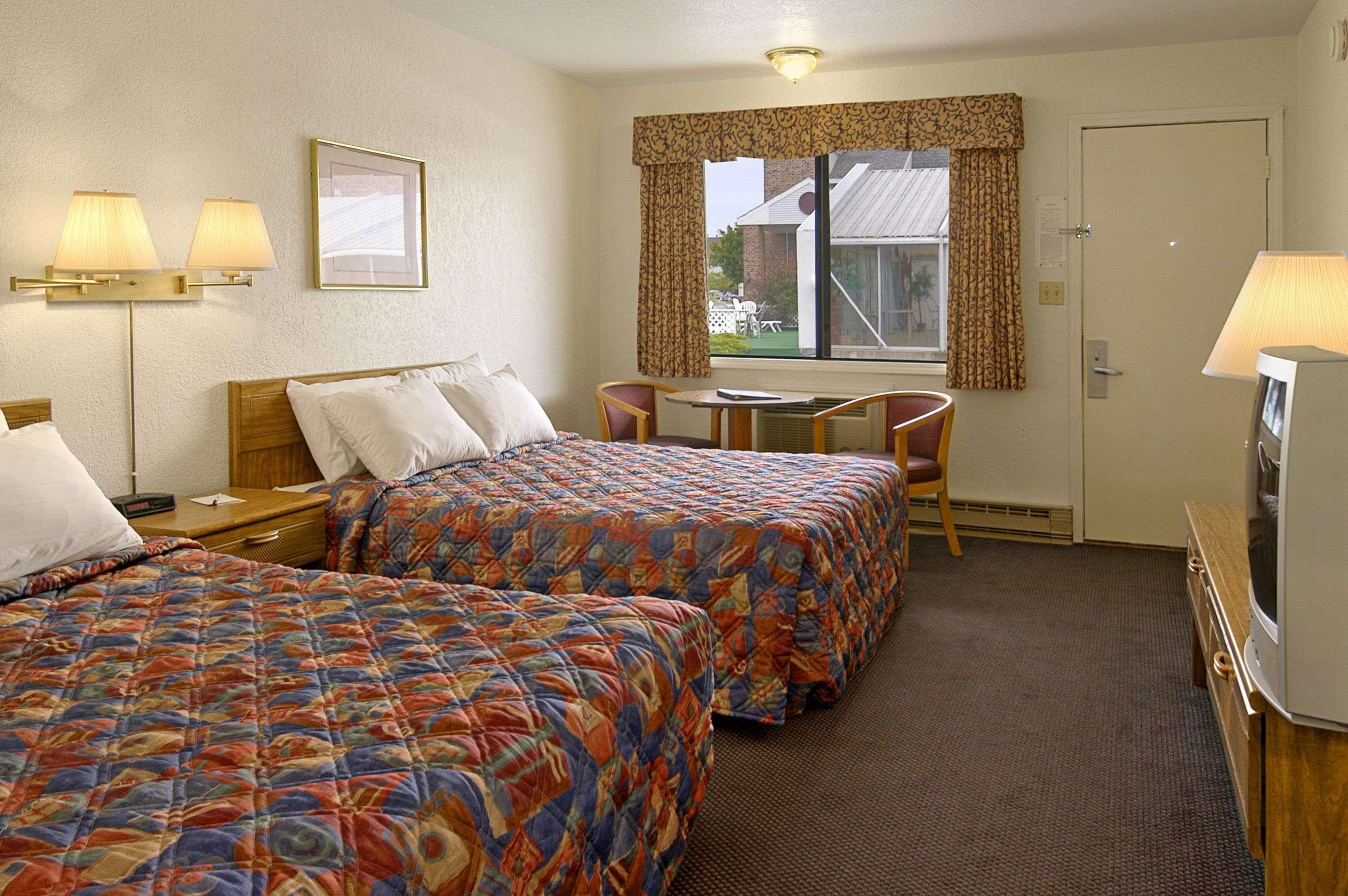 Days Inn By Wyndham Mackinaw City - Lakeview Extérieur photo