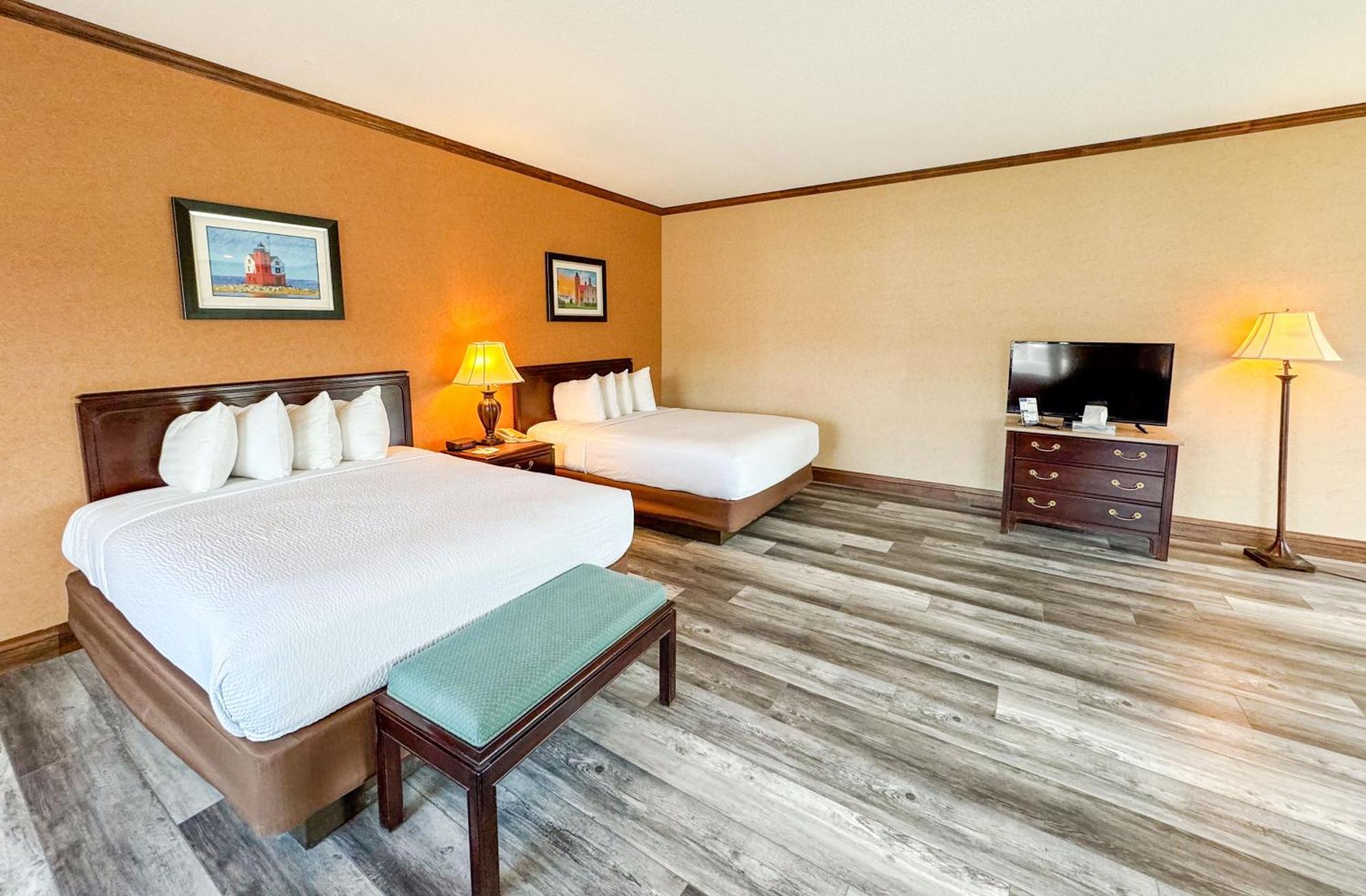 Days Inn By Wyndham Mackinaw City - Lakeview Extérieur photo