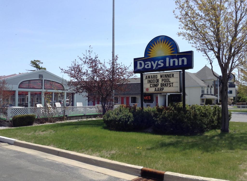 Days Inn By Wyndham Mackinaw City - Lakeview Extérieur photo