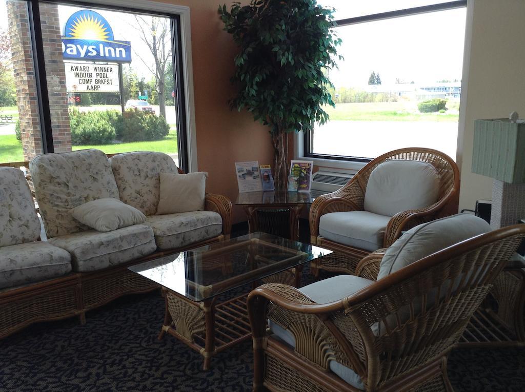 Days Inn By Wyndham Mackinaw City - Lakeview Extérieur photo